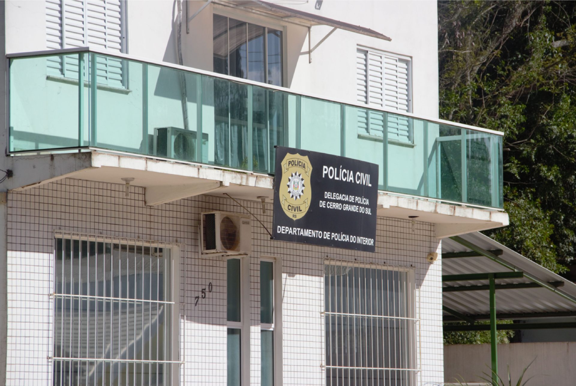 Polícia