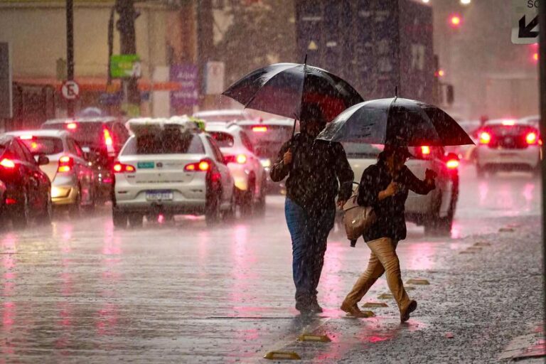 Estado alerta para a ocorrência de mais temporais