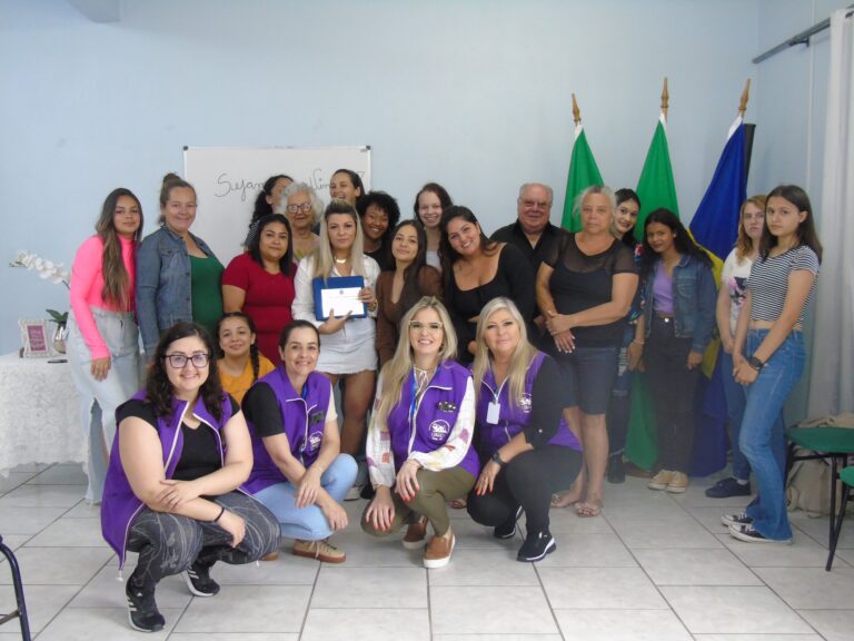 Tapes: Formatura da 1ª turma do curso profissionalizante de manicure