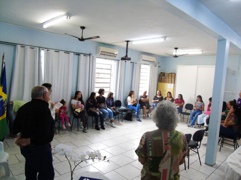 Formatura da 1ª Turma do Curso Profissionalizante de Manicure em Tapes