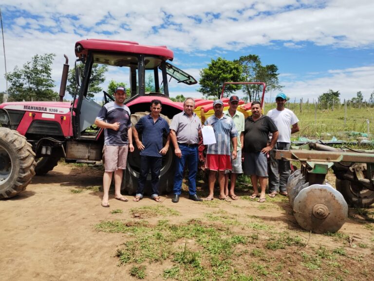 BARÃO DO TRIUNFO – 𝑷𝑹𝑬𝑭𝑬𝑰𝑻𝑼𝑹𝑨  𝑹𝑬𝑨𝑳𝑰𝒁𝑨 𝑬𝑵𝑻𝑹𝑬𝑮𝑨 𝑫𝑬 𝑻𝑹𝑨𝑻𝑶𝑹 𝑬 𝑰𝑴𝑷𝑳𝑬𝑴𝑬𝑵𝑻𝑶𝑺 𝑷𝑨𝑹𝑨 𝑨 𝑨𝑺𝑺𝑶𝑪𝑰𝑨𝑪̧𝑨̃𝑶 𝑪𝑶𝑴𝑼𝑵𝑰𝑻𝑨́𝑹𝑰𝑨 𝑫𝑶 𝑷𝑨𝑺𝑺𝑶 𝑮𝑹𝑨𝑵𝑫𝑬