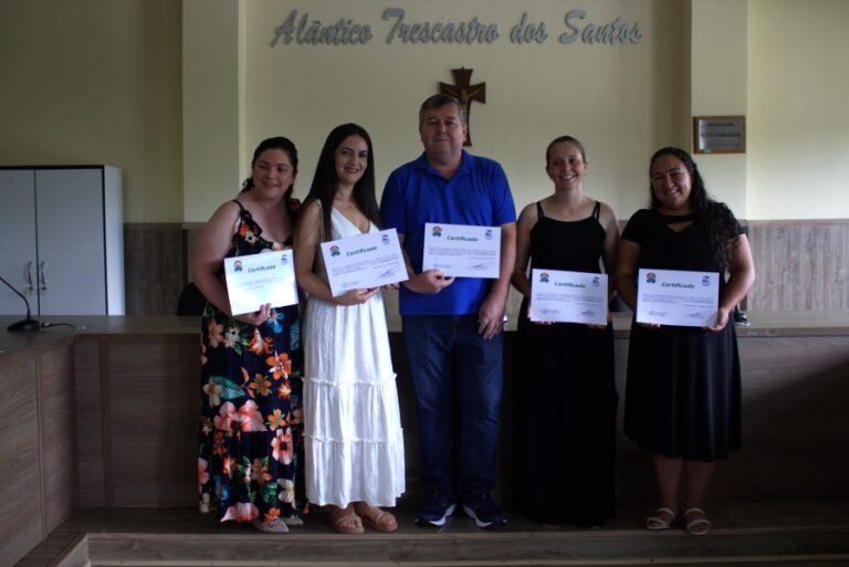 Conselheiros Tutelares de Cerro Grande do Sul assumem compromisso em cerimônia solene