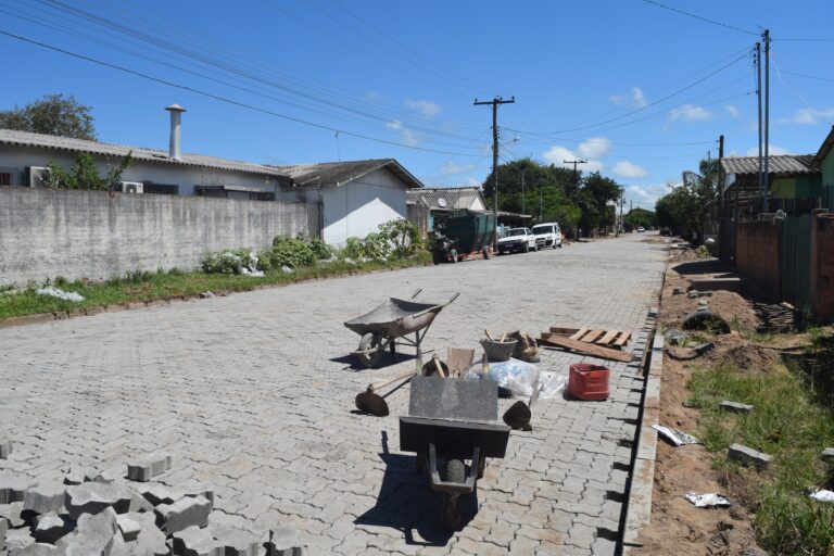 Tapes – Calçamento do Bairro Arroio Teixeira em fase de conclusão