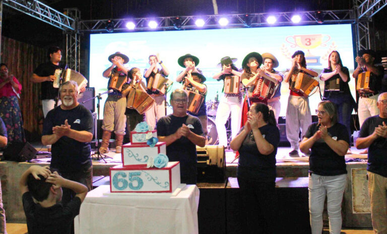 Primeiro dia do Rodeio Municipal em celebração aos 65 anos de Barra do Ribeiro