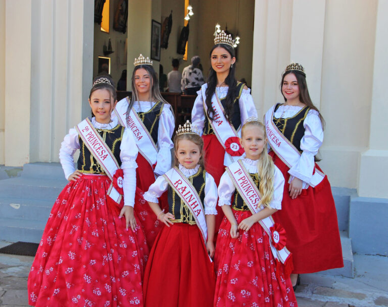 Escolha das Rainhas e Princesas do Município de Mariana Pimentel