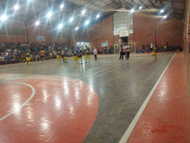 Caminho acirrado rumo à grande decisão: Destaques da sexta rodada do Campeonato Municipal de Futsal em Barão do Triunfo