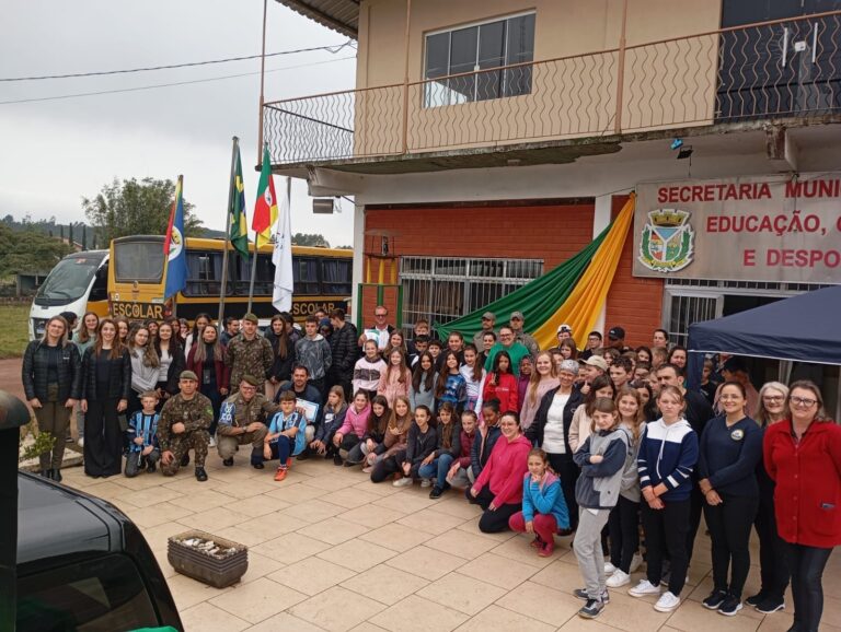 Chegada da Chama Votiva em Chuvisca é marcada por homenagem