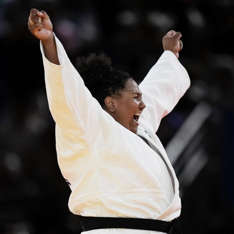 Judoca Beatriz Souza conquista o primeiro ouro brasileiro em Paris