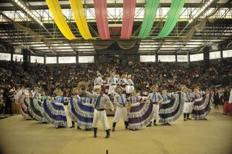 Camaquã se Destaca no ENART 2024 com Classificações de Dois CTGs