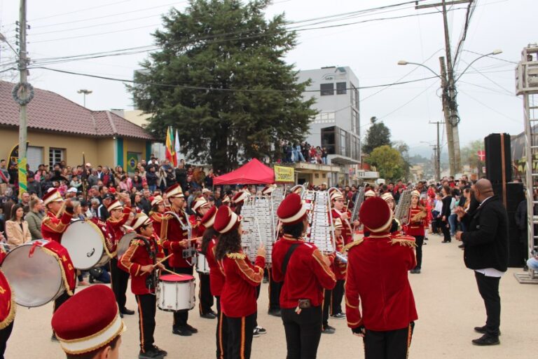 FOTOS – DESFILE CÍVICO EM CERRO GRANDE DO SUL