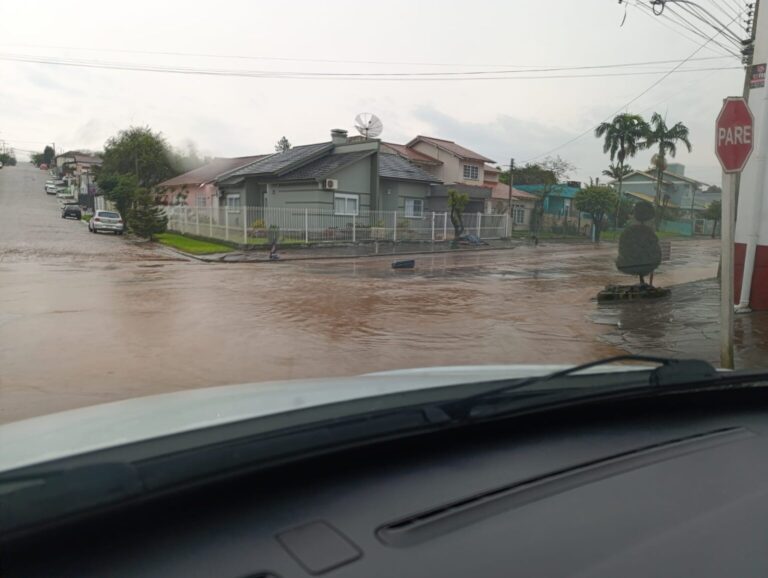 Alagamentos e Fortes Chuvas Atingem Camaquã