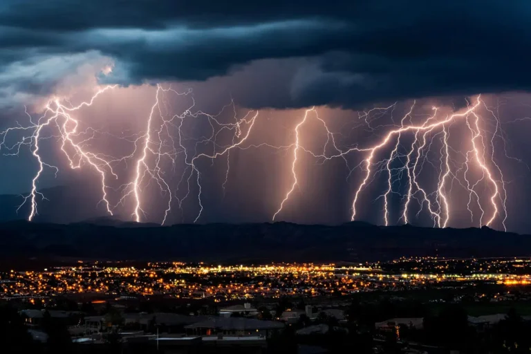 Temporal no Rio Grande do Sul: Observatório Registra Mais de 130 Raios em 30 Minutos