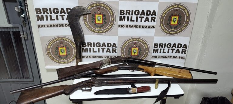 Brigada Militar de Amaral Ferrador prende suspeito e apreende diversas armas em operação na zona rural