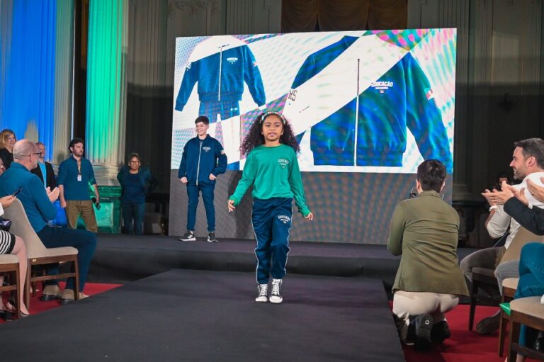 Estado apresenta uniformes da Rede Estadual de Ensino