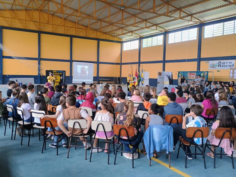 Escola Santa Luzia em Chuvisca / Projetos do programa União faz a Vida