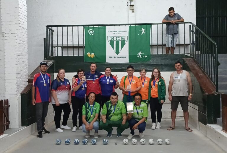 Esperança campeão da VIII Copa Mista de Bocha Trios