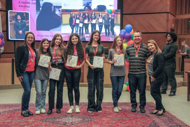 Alunas de Sertão Santana são premiadas na Etapa Estadual do Prêmio MPT na Escola 2024