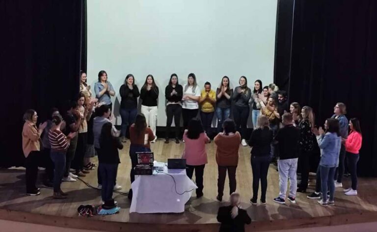 Homenagem aos Professores e Diretores de Mariana Pimentel